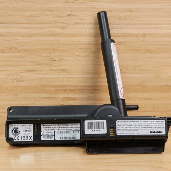 Globalstar Qualcomm GSP-1600 Portable Satellite Phone with wall and car chargers - Picture 8 of 9